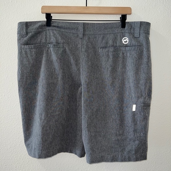 Men's Magellan Outdoors Gray Fish Gear Water Repellant Shorts size 42 Waist - Picture 4 of 4